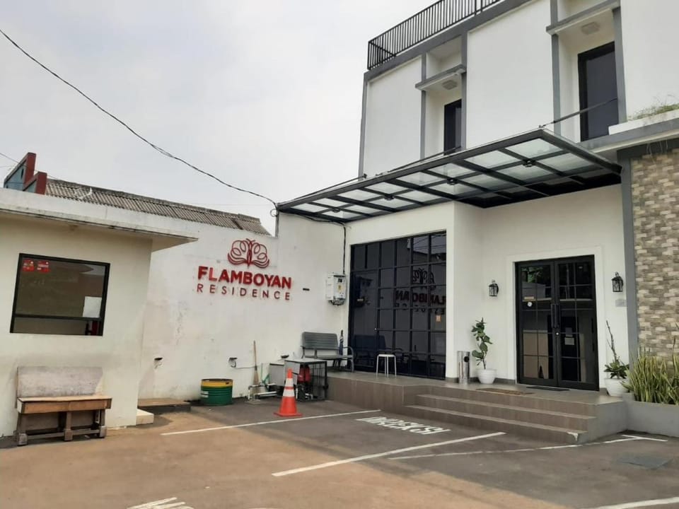 Flamboyan Residence Cipete Inn in South Jakarta City