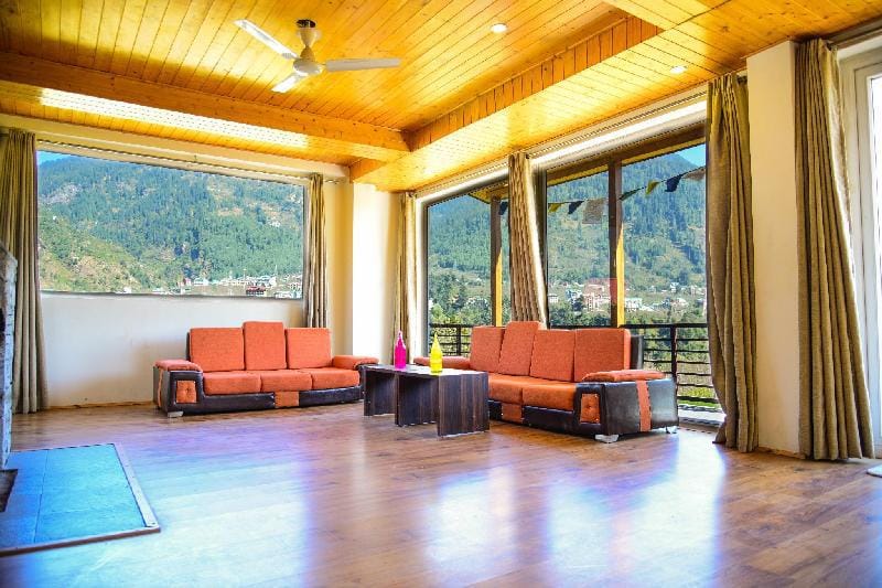Luxurious 6BR Villa | Exotic View| Wifi| Kitchen Villa in Manali