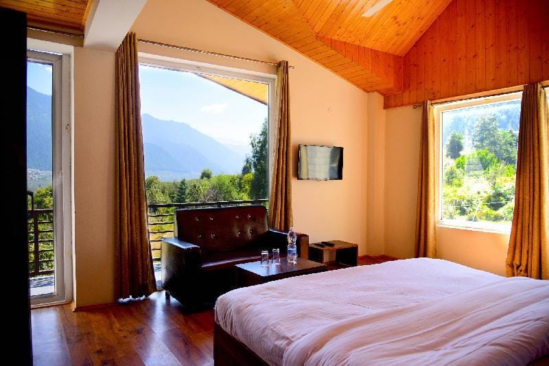 Luxurious 6BR Villa | Exotic View| Wifi| Kitchen Villa in Manali