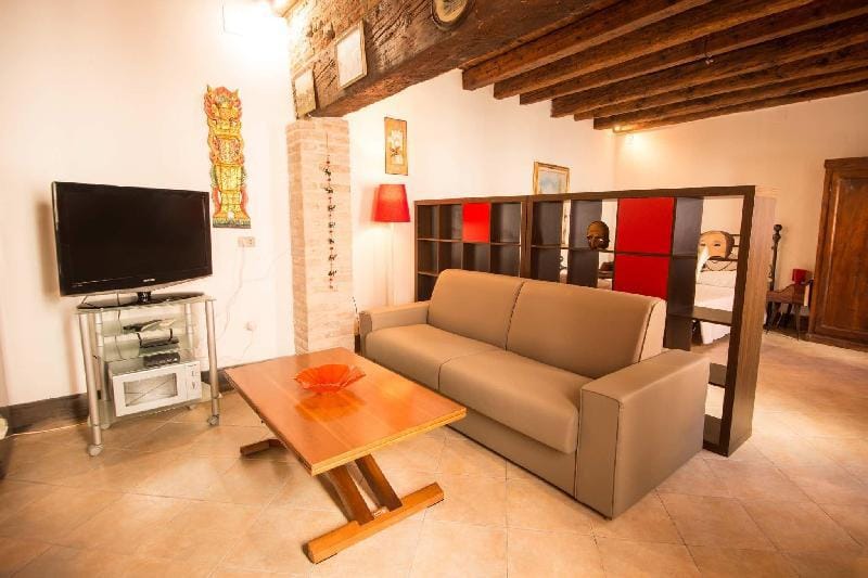 CANAL DREAM water view cosy apartment AC WiFi Apartment in Venice