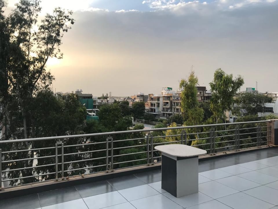 Comfortable Stay house for Families and Corporate. Apartment in Delhi