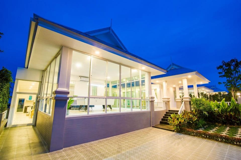 Luxury Marwin 25 Villa in Hua Hin District