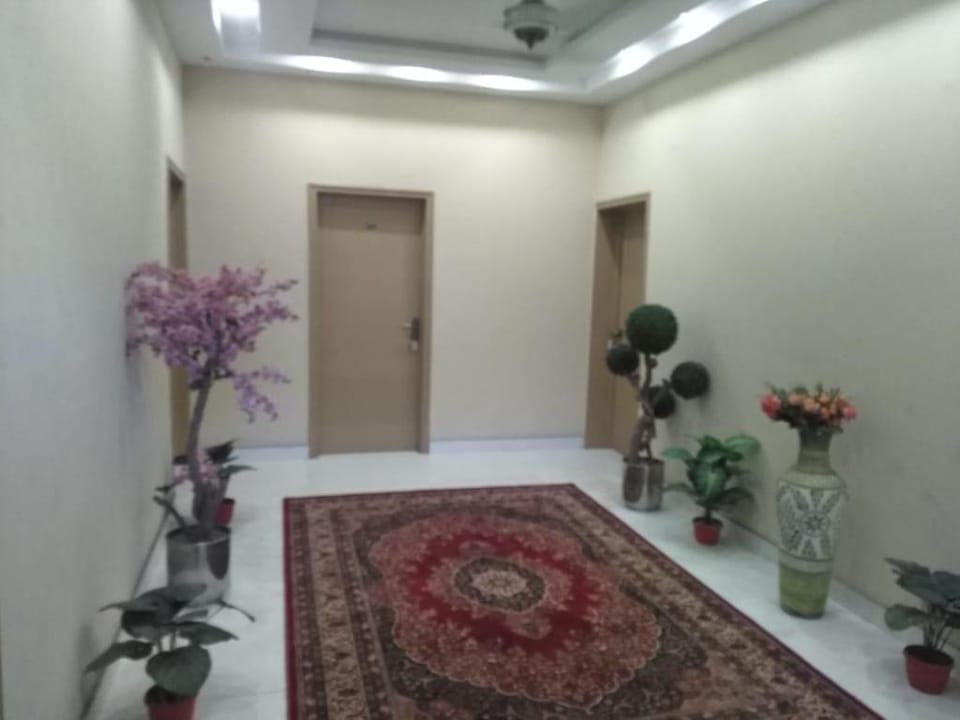 Seven Eleven Hotel Lahore Apartment in Lahore