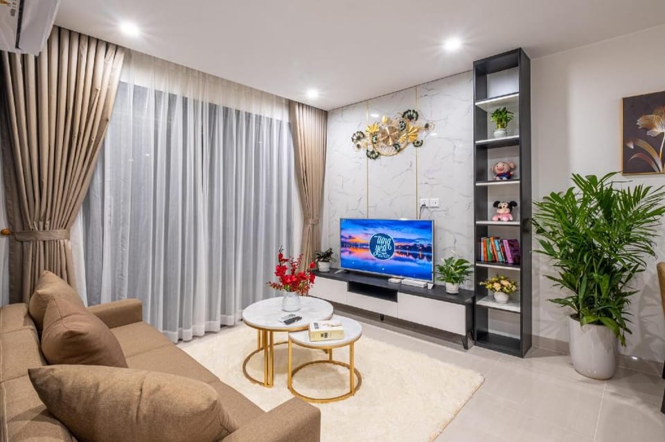 BOM HOMES_ VINHOMES OCEAN PARK- 3BR- LUXURY APT Apartment in Laos