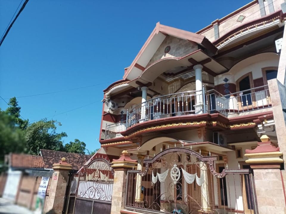 Palace syariah homestay apartemen 7 AC dan 6 kipas Apartment in East Java