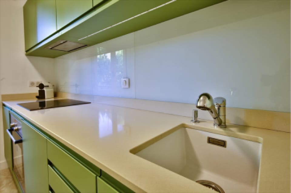 One Bed apartment just minutes walk from the Croisette and the Palais in a secure residence - 1693 Apartment in Cannes