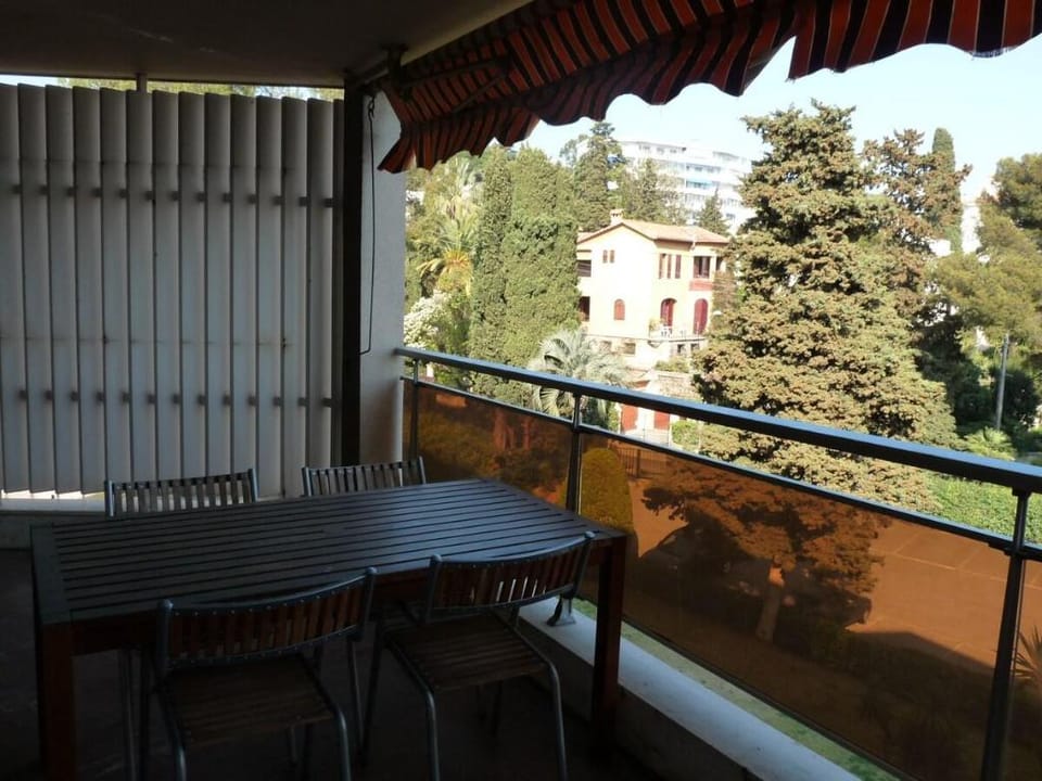 Two bedroom apartment near the beach in Cannes. Terrace and aircon. - 814 Apartment in Cannes