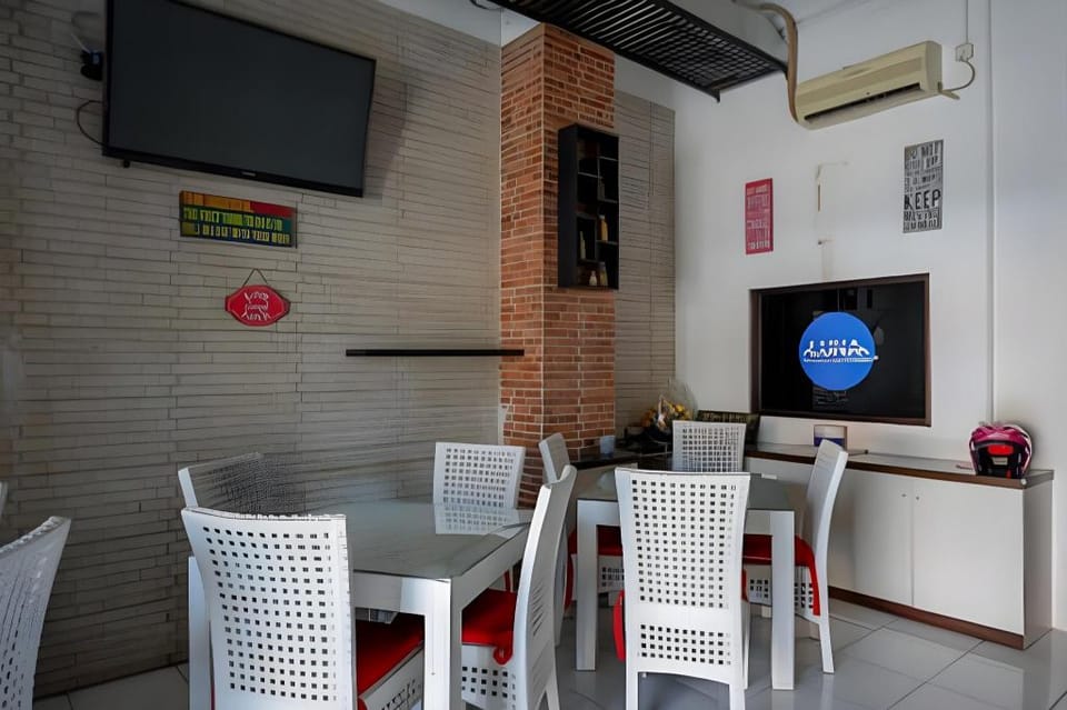 RedDoorz Plus near Ciputra Mall Simpang Lima 2 Hotel in Indonesia