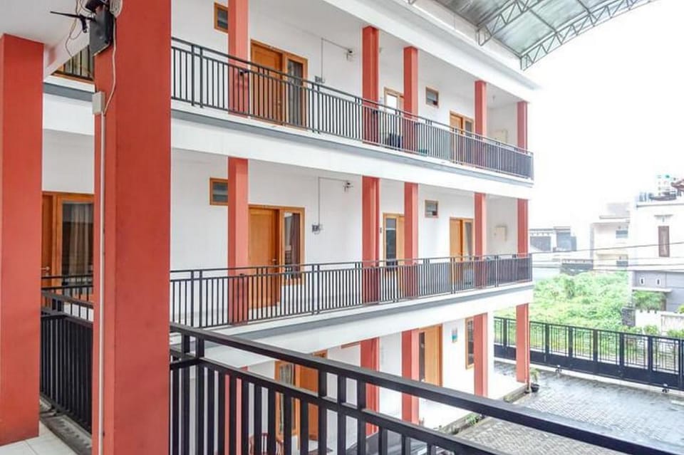 Sofia Residence Syariah Mitra RedDoorz Hotel in East Java