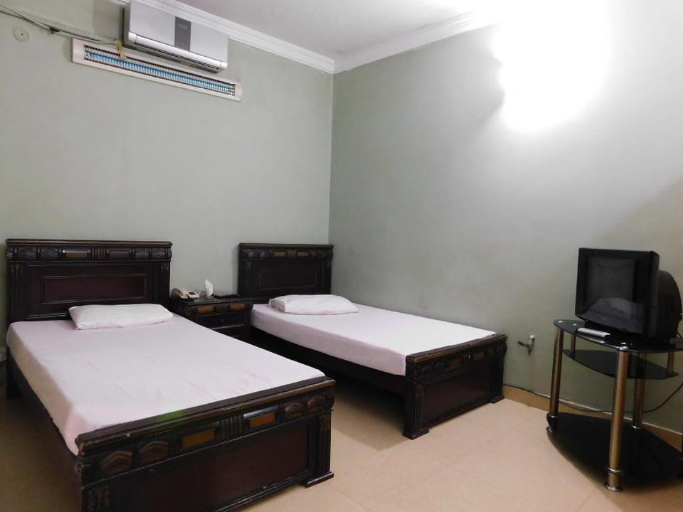 Butt Lodges 1 Bed and Breakfast in Islamabad