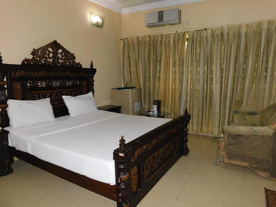 Butt Lodges 1 Bed and Breakfast in Islamabad