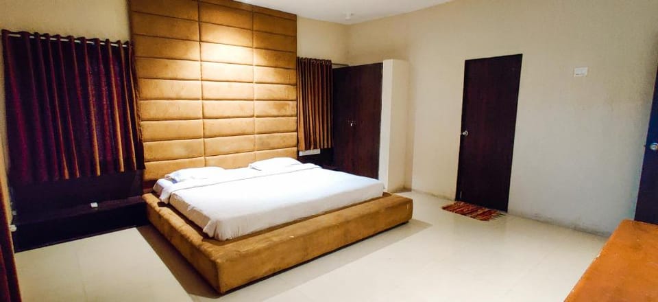 Westin Villas 4Bhk with Private Swimming Pool Villa in Maharashtra