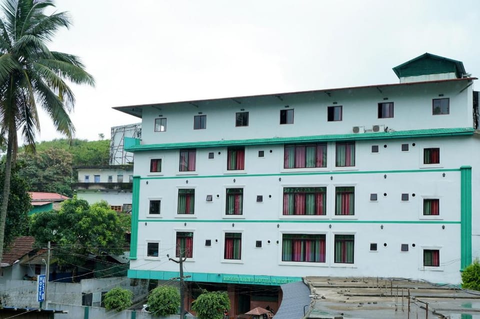 Hotel O Greenland Hotel in Kerala