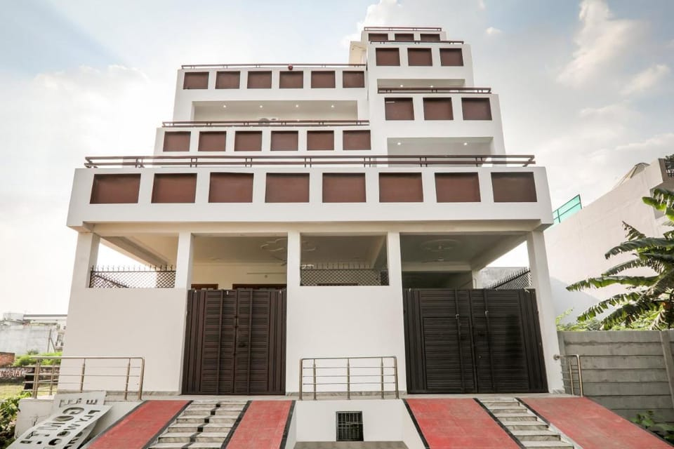 Hotel O Urmila Sadan Hotel in Lucknow
