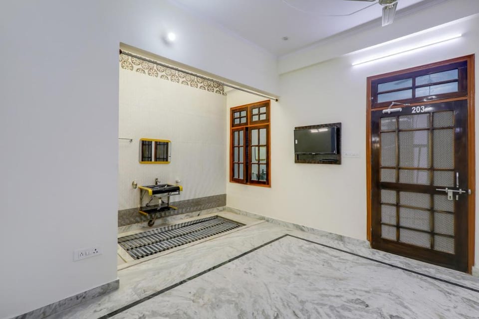 Hotel O Urmila Sadan Hotel in Lucknow