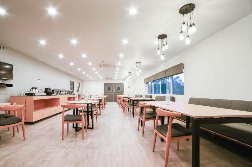 Townhouse Laguna Ecr Near Juhu Beach Hotel in Chennai