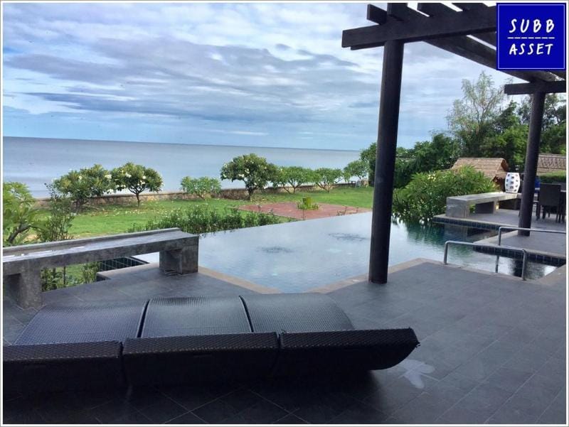 Beachfront Poolvilla for 12Person | KhaoTao Huahin Villa in Nong Kae