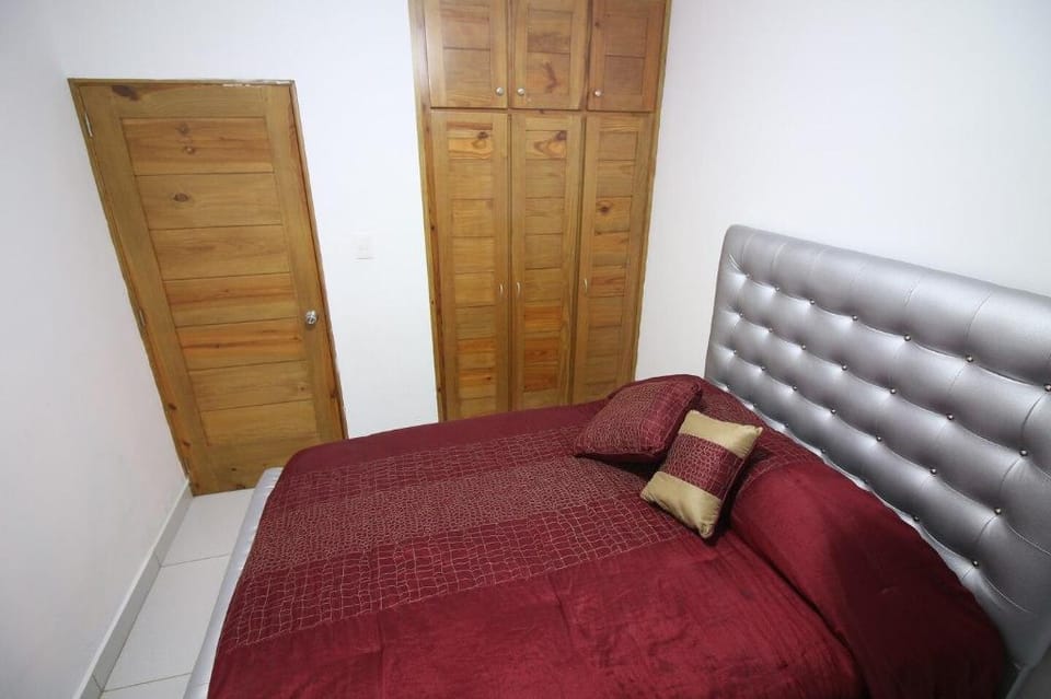 CLEAN 3BR APT - 5 MINS FROM AIRPORT - BEST PLACE! Apartment in Santiago de los Caballeros