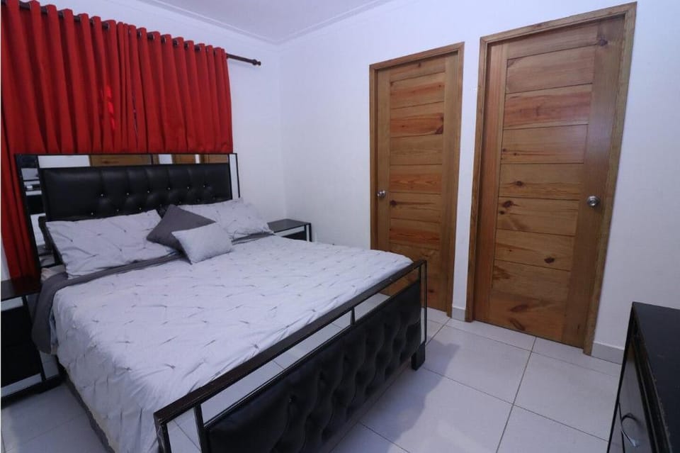 CLEAN 3BR APT - 5 MINS FROM AIRPORT - BEST PLACE! Apartment in Santiago de los Caballeros