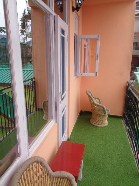 Deluxe homestay Apt. with Kitchen in Shimla Apartment in Shimla