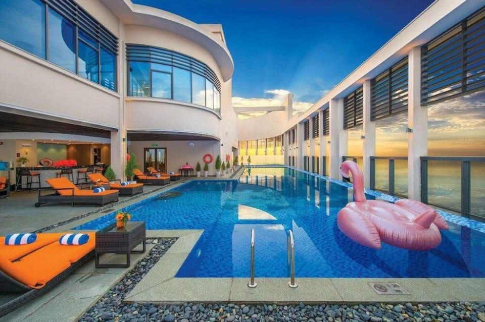 Fully-equipped luxury apartment with ocean view Apartment in Da Nang