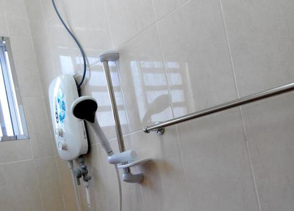 NO 56 INDAH RAYA  @ 6 ROOM 14 PAX @FREE WIFI Vacation rental in Perak