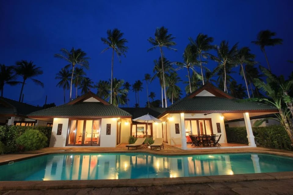 Two BR Beach Villa SDV106 -10 seconds to beach Villa in Ko Samui