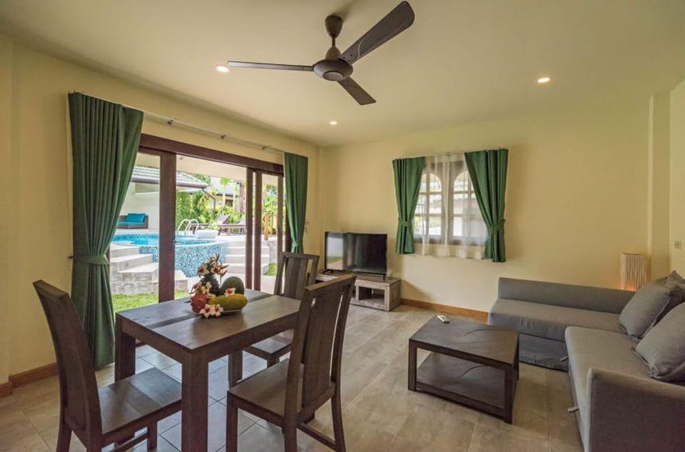 Two BR Beach Villa SDV106 -10 seconds to beach Villa in Ko Samui