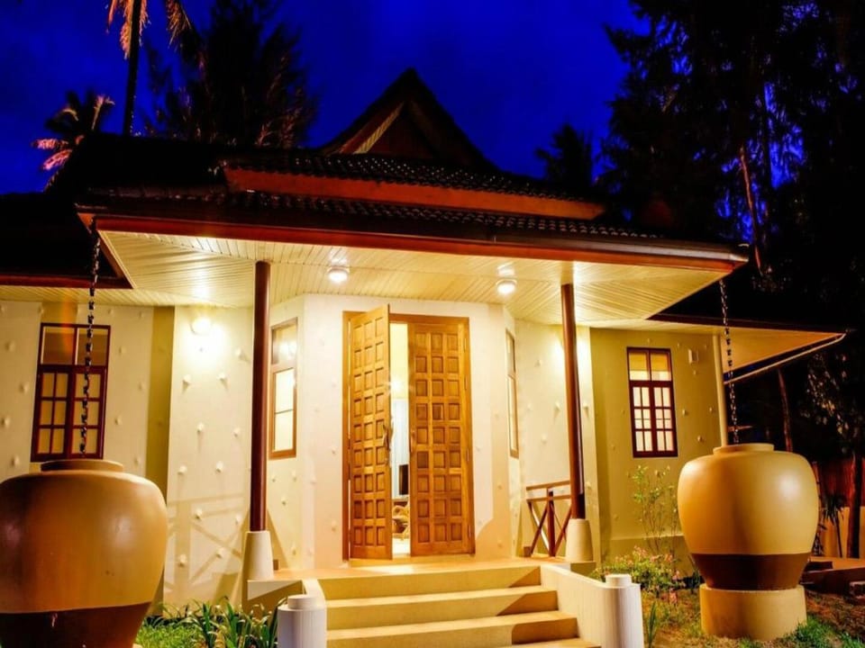 Four Bedroom Beach Front Villa Sea Breeze SDV229B Villa in Ko Samui