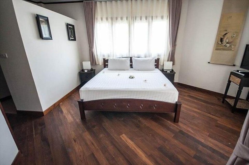 Five BR Sea View Villa 20 metres from beach SDV101 Villa in Ko Samui