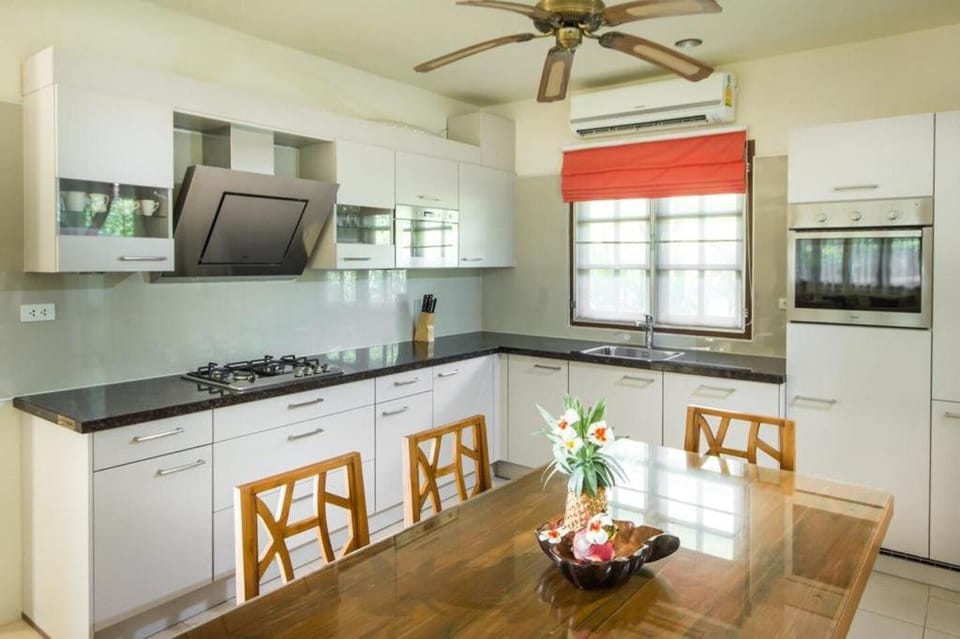 Eight Bedroom Villas on Beach Front SDV113 Villa in Ko Samui