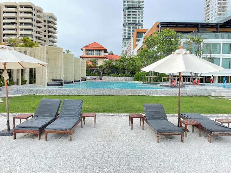 O2  Luxurious 1 BR Veranda Residence Pattaya Apartment in Pattaya City