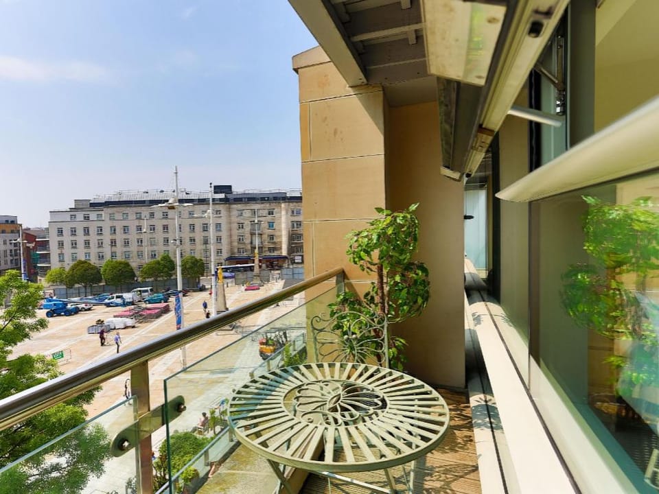 Live in Leeds Millenium Square Apartment Hotel in Leeds