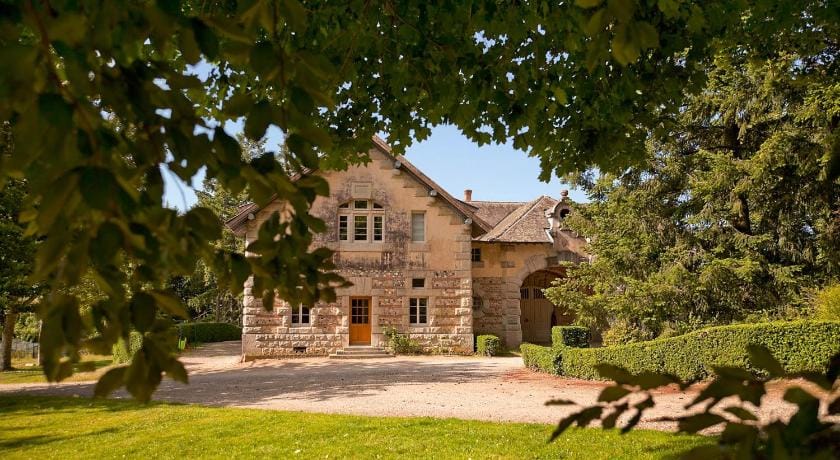 Château de Joyeux - Chambres d'Hôtes Bed and Breakfast in Auvergne-Rhône-Alpes