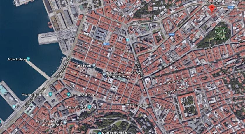 Appartamento in centro con wifi e posto auto in garage Apartment in Trieste