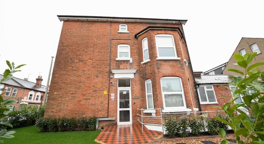 Laurel House Apartment in Reading