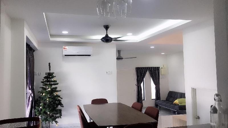Party house Taman pelangi 20PAX  Vacation rental in Johor Bahru