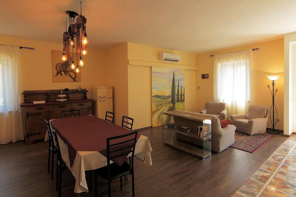 B&B San Paterno Triple Room Industrial-Vintage Vacation rental in Tuscany