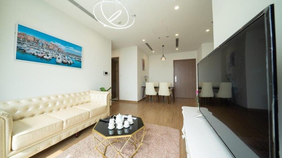 BOM HOMES- VINHOMES SKYLAKE- 2BR- NEAR KEANGNAM Apartment in Laos