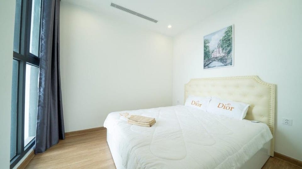 BOM HOMES- VINHOMES SKYLAKE- 2BR- NEAR KEANGNAM Apartment in Laos