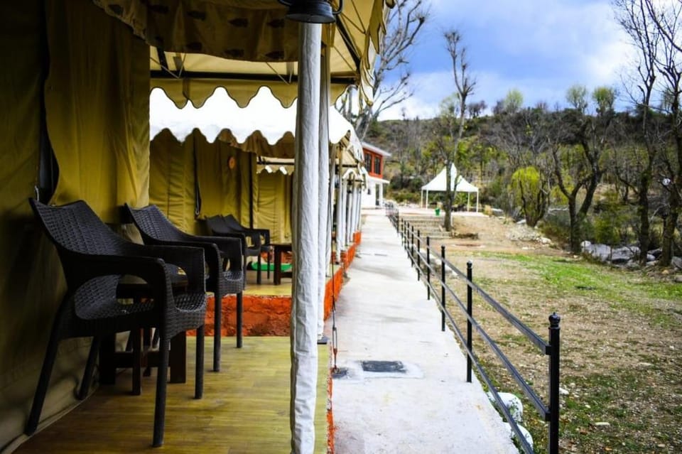 LivingStone Riverside Camps Near Landing Site Bir Vacation rental in Punjab, India