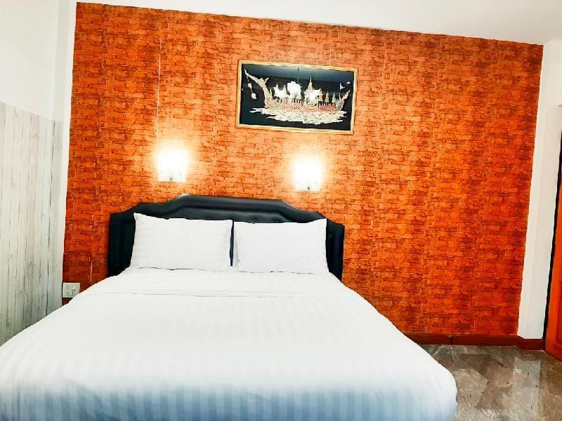 Big Private Pool Villa 5BR Huahin Near 7-11, Makro Vacation rental in Hua Hin District