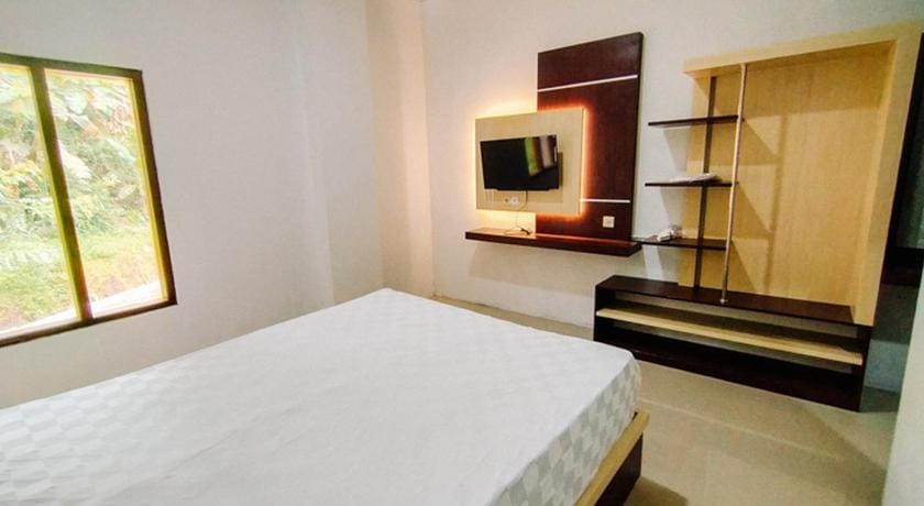 RedDoorz @ Artomoro Guest House Hotel in Special Region of Yogyakarta