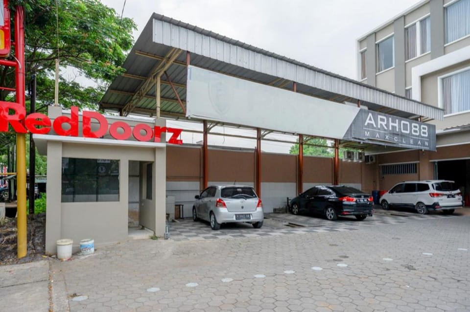 RedDoorz near Exit Tol Banyumanik 2 Hotel in Indonesia