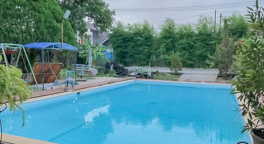 Rumah Panggung Guest House Syariah Mitra RedDoorz Hotel in West Java