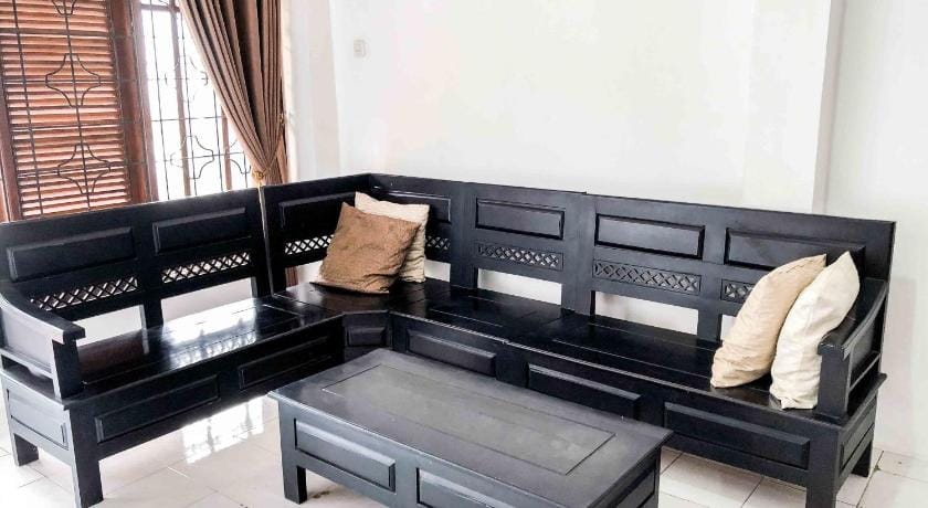 RedDoorz near Eco Green Park Batu Hotel in Batu