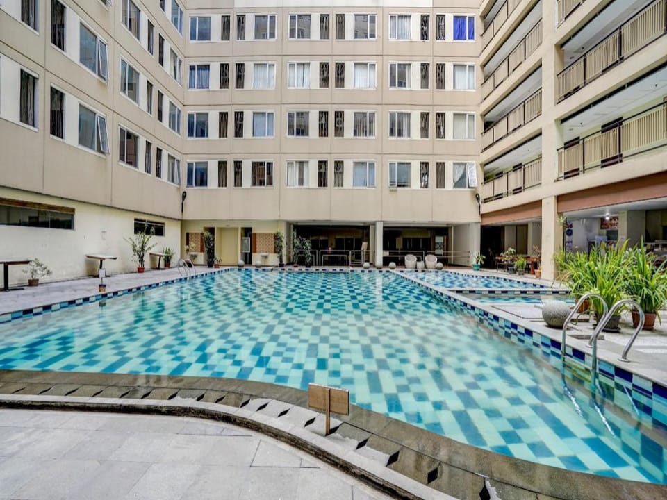 OYO 90042 Emerald Towers Hotel in Bandung