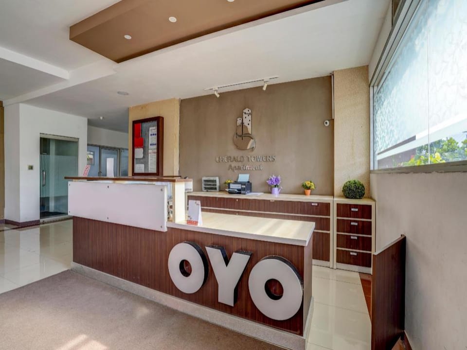 OYO 90042 Emerald Towers Hotel in Bandung