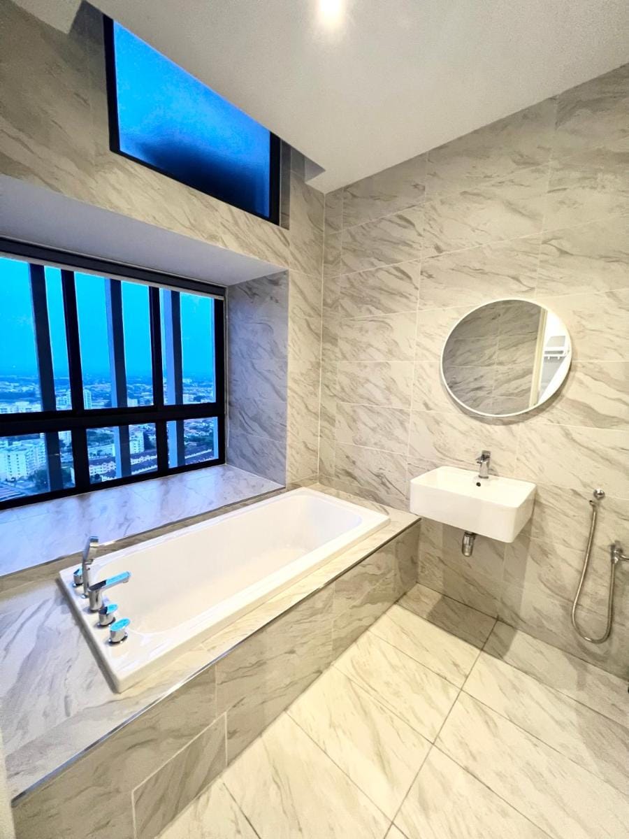 Imperio Residences Private Bathtub or Jacuzzi by Nestcove Apartment in Malacca
