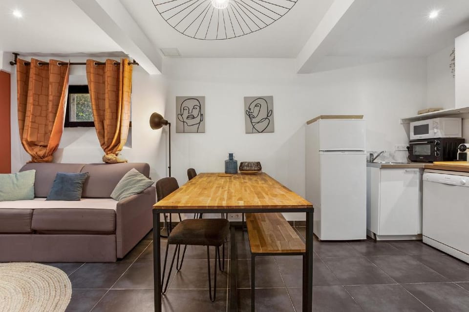 Coeur Urbain Apartments - Saint Charles Apartment in Montpellier